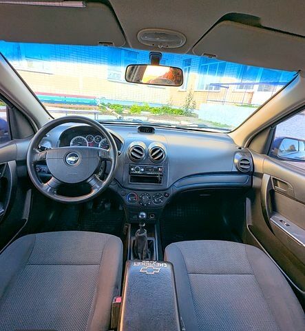 Синий Шевроле Авео, объемом двигателя 1.5 л и пробегом 209 тыс. км за 3450 $, фото 4 на Automoto.ua