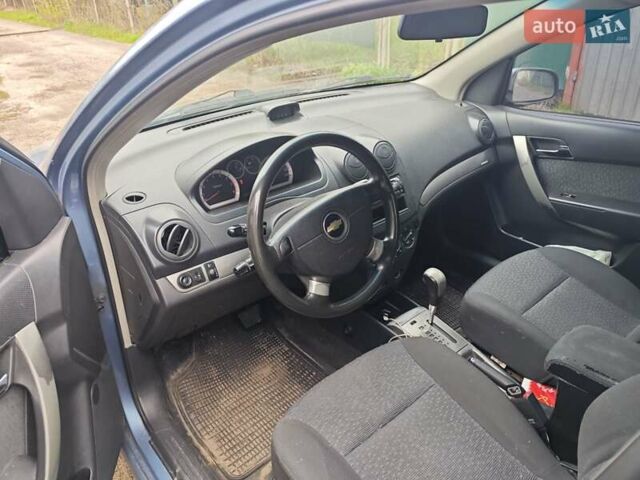 Синий Шевроле Авео, объемом двигателя 1.5 л и пробегом 350 тыс. км за 4600 $, фото 4 на Automoto.ua