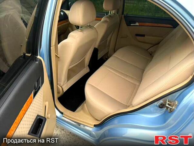 Синий Шевроле Авео, объемом двигателя 1.6 л и пробегом 190 тыс. км за 4200 $, фото 5 на Automoto.ua