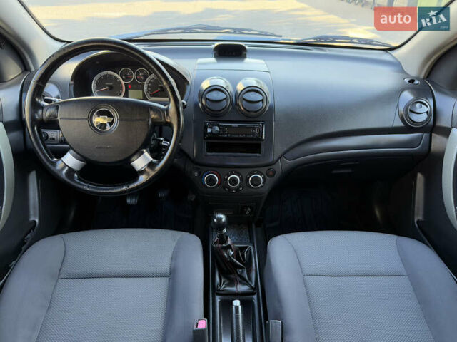 Синій Шевроле Авео, об'ємом двигуна 1.5 л та пробігом 290 тис. км за 3700 $, фото 33 на Automoto.ua
