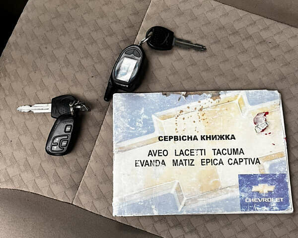 Синий Шевроле Авео, объемом двигателя 1.6 л и пробегом 200 тыс. км за 3500 $, фото 7 на Automoto.ua