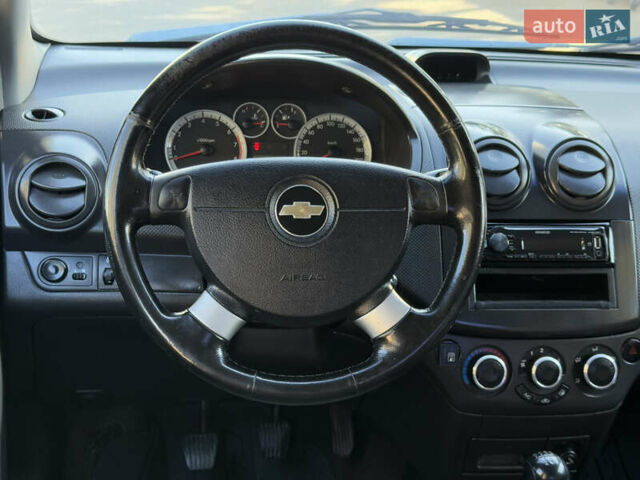 Синій Шевроле Авео, об'ємом двигуна 1.5 л та пробігом 290 тис. км за 3700 $, фото 34 на Automoto.ua