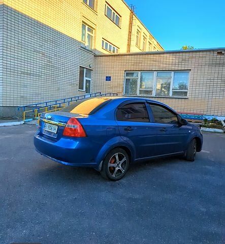 Синий Шевроле Авео, объемом двигателя 1.5 л и пробегом 209 тыс. км за 3450 $, фото 2 на Automoto.ua