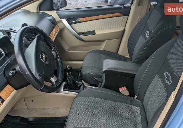 Синий Шевроле Авео, объемом двигателя 1.6 л и пробегом 234 тыс. км за 3500 $, фото 8 на Automoto.ua
