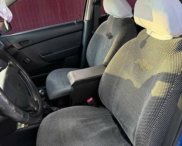Синий Шевроле Авео, объемом двигателя 1.5 л и пробегом 203 тыс. км за 4100 $, фото 5 на Automoto.ua