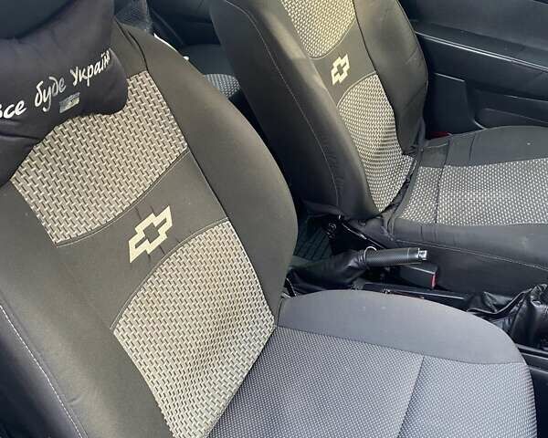 Синий Шевроле Авео, объемом двигателя 1.5 л и пробегом 185 тыс. км за 4000 $, фото 5 на Automoto.ua