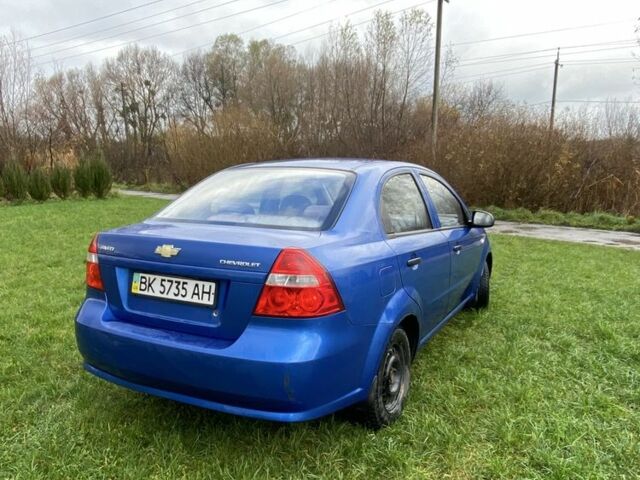 Синий Шевроле Авео, объемом двигателя 1.5 л и пробегом 212 тыс. км за 2450 $, фото 1 на Automoto.ua