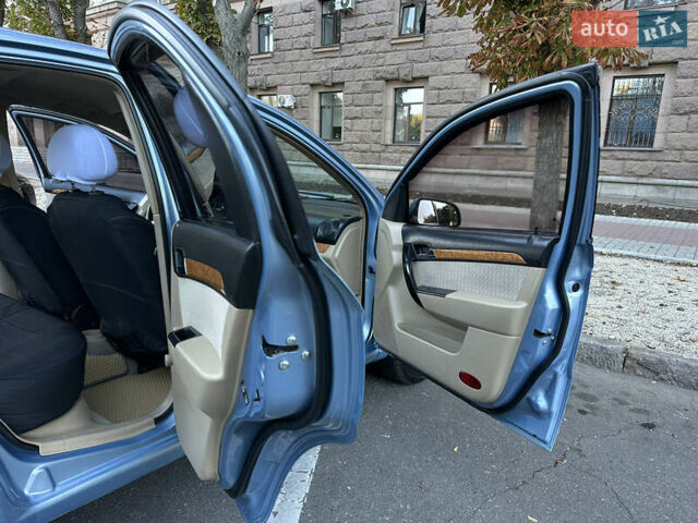 Синий Шевроле Авео, объемом двигателя 1.6 л и пробегом 165 тыс. км за 4199 $, фото 26 на Automoto.ua