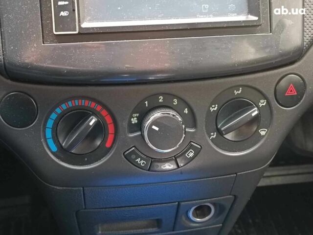 Синій Шевроле Авео, об'ємом двигуна 1.5 л та пробігом 119 тис. км за 4690 $, фото 22 на Automoto.ua