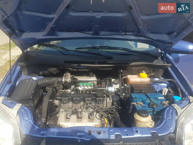 Синий Шевроле Авео, объемом двигателя 1.5 л и пробегом 200 тыс. км за 3750 $, фото 24 на Automoto.ua