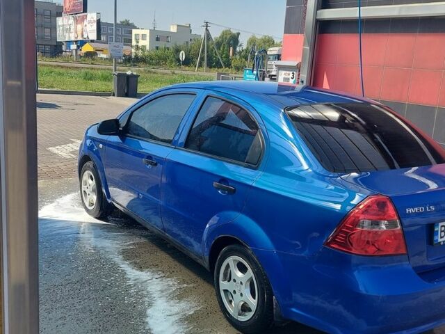 Синий Шевроле Авео, объемом двигателя 1.5 л и пробегом 250 тыс. км за 2800 $, фото 5 на Automoto.ua