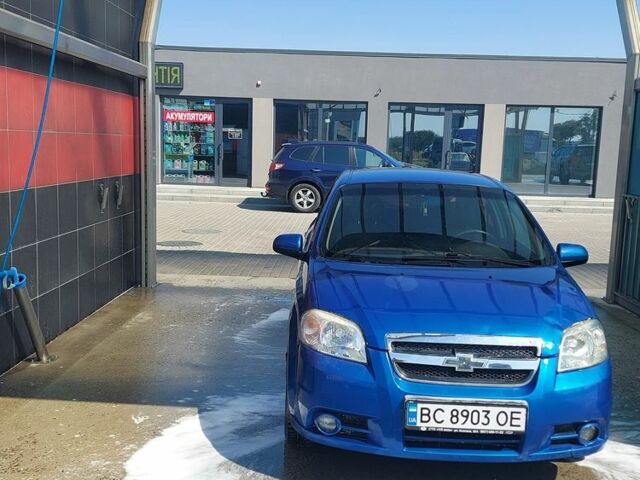 Синий Шевроле Авео, объемом двигателя 1.5 л и пробегом 250 тыс. км за 2800 $, фото 2 на Automoto.ua