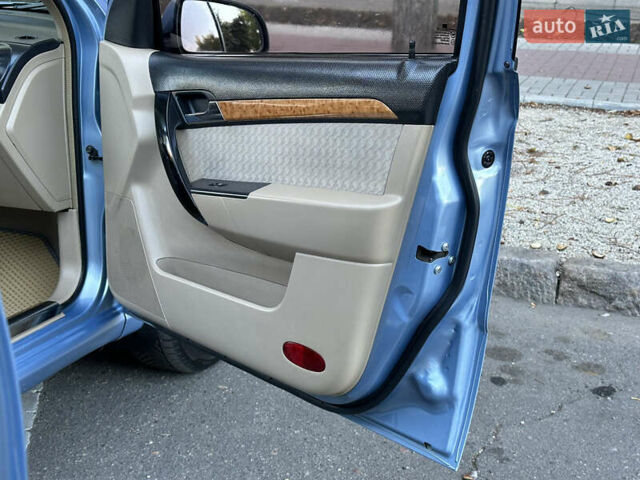 Синий Шевроле Авео, объемом двигателя 1.6 л и пробегом 165 тыс. км за 4199 $, фото 27 на Automoto.ua
