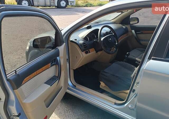 Синий Шевроле Авео, объемом двигателя 1.6 л и пробегом 175 тыс. км за 3700 $, фото 6 на Automoto.ua