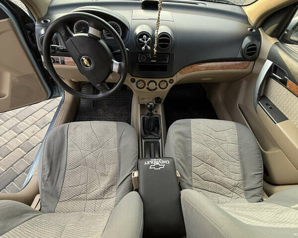 Шевроле Авео 2007 в Кропивницком (Кировограде) на Automoto.ua Синий Шевроле Авео, объемом двигателя 1.6 л и пробегом 197 тыс. км за 3500 $, фото 8 на Automoto.ua