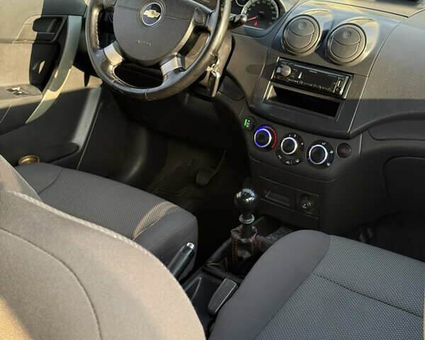 Синій Шевроле Авео, об'ємом двигуна 1.5 л та пробігом 290 тис. км за 3700 $, фото 25 на Automoto.ua