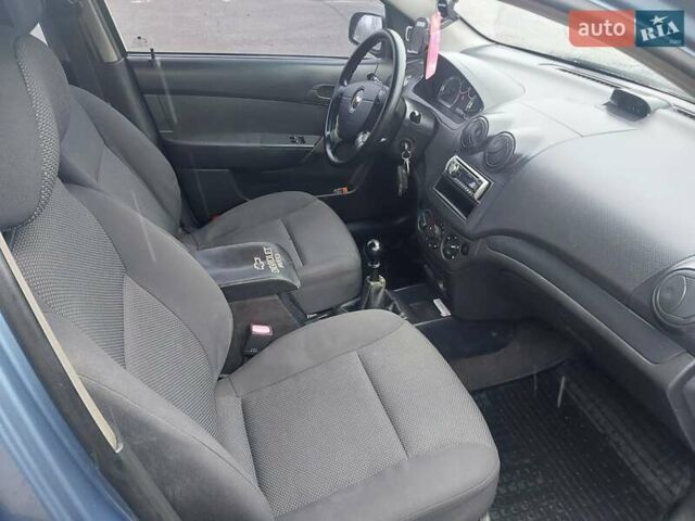 Синий Шевроле Авео, объемом двигателя 1.5 л и пробегом 302 тыс. км за 3450 $, фото 9 на Automoto.ua