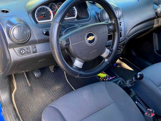 Синий Шевроле Авео, объемом двигателя 1.5 л и пробегом 224 тыс. км за 4300 $, фото 1 на Automoto.ua