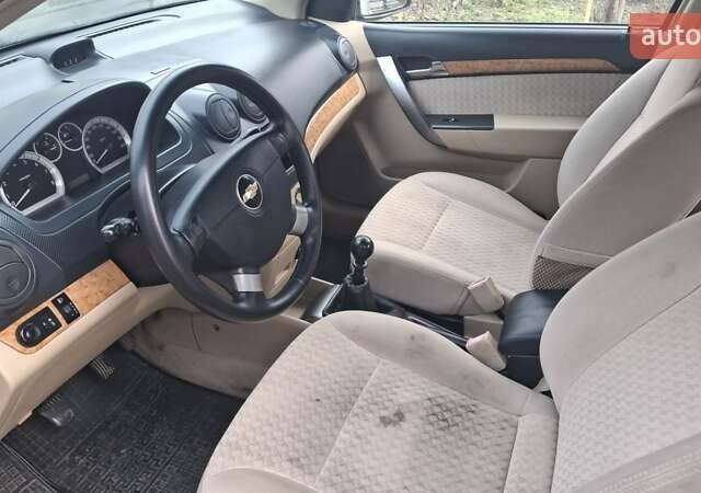 Синий Шевроле Авео, объемом двигателя 1.6 л и пробегом 312 тыс. км за 2300 $, фото 4 на Automoto.ua