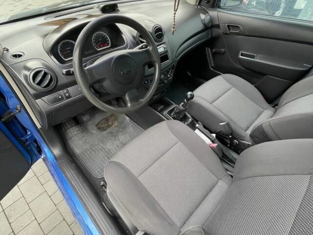 Синий Шевроле Авео, объемом двигателя 1.5 л и пробегом 380 тыс. км за 2300 $, фото 4 на Automoto.ua