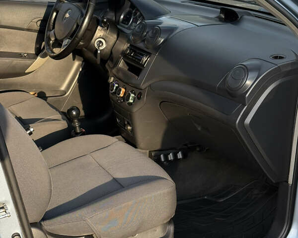 Синій Шевроле Авео, об'ємом двигуна 1.5 л та пробігом 290 тис. км за 3700 $, фото 22 на Automoto.ua