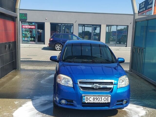 Синий Шевроле Авео, объемом двигателя 1.5 л и пробегом 250 тыс. км за 2800 $, фото 1 на Automoto.ua
