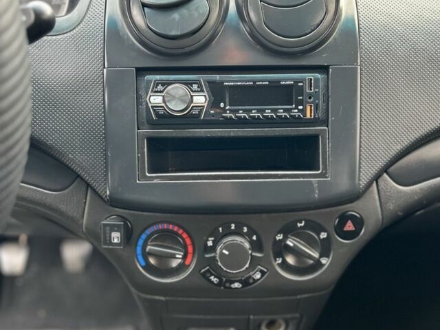 Синий Шевроле Авео, объемом двигателя 1.5 л и пробегом 319 тыс. км за 3999 $, фото 9 на Automoto.ua