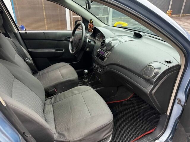 Синий Шевроле Авео, объемом двигателя 1.5 л и пробегом 222 тыс. км за 1999 $, фото 5 на Automoto.ua