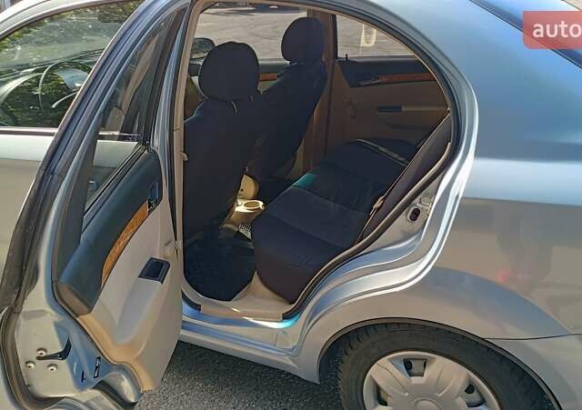 Синий Шевроле Авео, объемом двигателя 1.6 л и пробегом 175 тыс. км за 3700 $, фото 8 на Automoto.ua