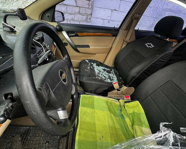Синий Шевроле Авео, объемом двигателя 1.6 л и пробегом 167 тыс. км за 1500 $, фото 3 на Automoto.ua
