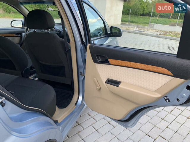 Синій Шевроле Авео, об'ємом двигуна 1.6 л та пробігом 130 тис. км за 4100 $, фото 21 на Automoto.ua