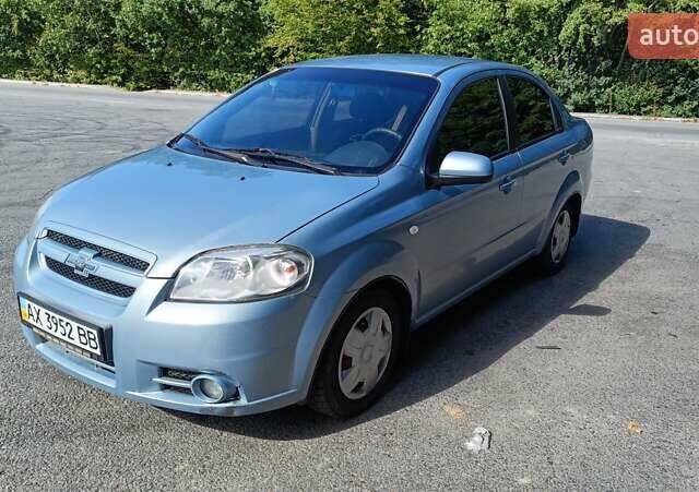 Синий Шевроле Авео, объемом двигателя 1.6 л и пробегом 175 тыс. км за 3700 $, фото 2 на Automoto.ua