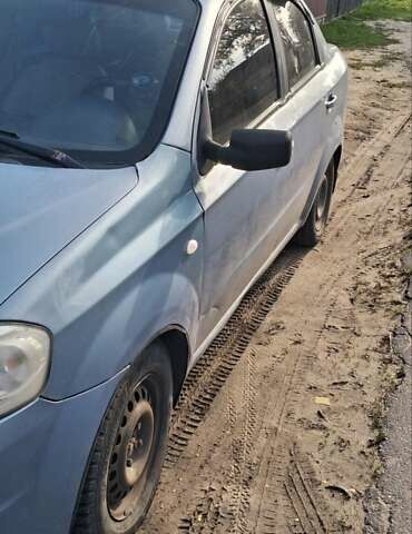 Синий Шевроле Авео, объемом двигателя 1.6 л и пробегом 310 тыс. км за 1550 $, фото 3 на Automoto.ua