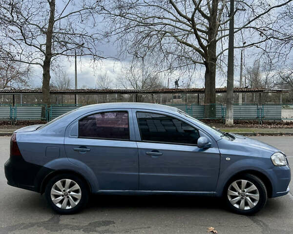 Синий Шевроле Авео, объемом двигателя 1.5 л и пробегом 170 тыс. км за 2200 $, фото 2 на Automoto.ua
