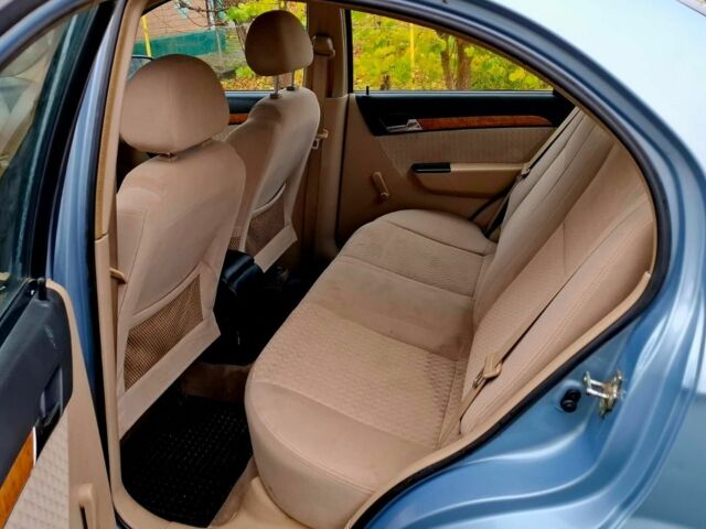 Синий Шевроле Авео, объемом двигателя 1.6 л и пробегом 312 тыс. км за 1999 $, фото 4 на Automoto.ua