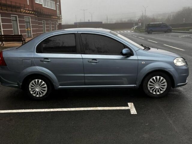 Синий Шевроле Авео, объемом двигателя 1.6 л и пробегом 200 тыс. км за 3500 $, фото 1 на Automoto.ua