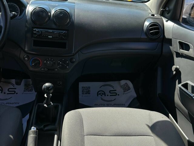 Синий Шевроле Авео, объемом двигателя 1.5 л и пробегом 258 тыс. км за 4500 $, фото 5 на Automoto.ua