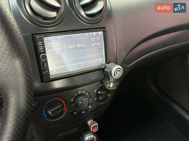 Синий Шевроле Авео, объемом двигателя 1.5 л и пробегом 300 тыс. км за 3499 $, фото 10 на Automoto.ua