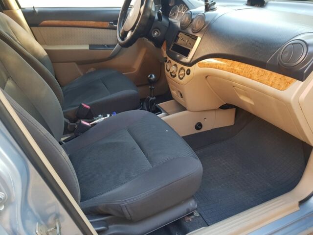 Синий Шевроле Авео, объемом двигателя 1.6 л и пробегом 198 тыс. км за 3300 $, фото 9 на Automoto.ua