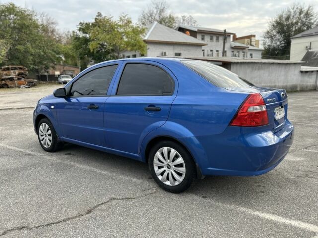 Синий Шевроле Авео, объемом двигателя 1.5 л и пробегом 319 тыс. км за 3999 $, фото 3 на Automoto.ua