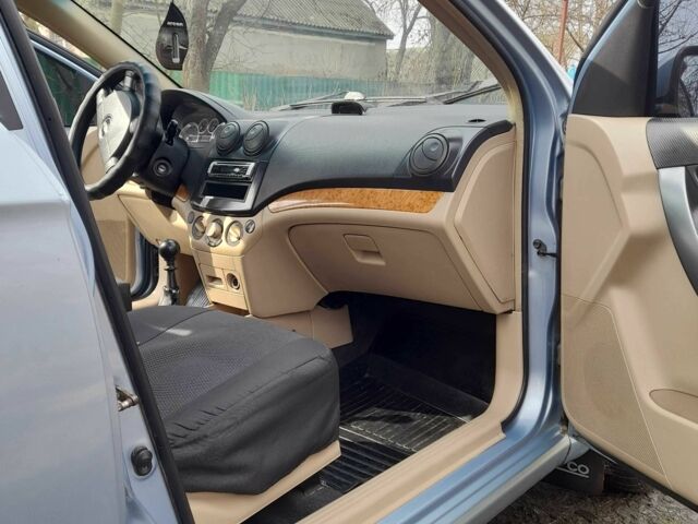 Синий Шевроле Авео, объемом двигателя 1.6 л и пробегом 275 тыс. км за 3500 $, фото 6 на Automoto.ua