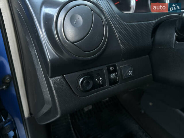 Синий Шевроле Авео, объемом двигателя 1.5 л и пробегом 300 тыс. км за 3499 $, фото 18 на Automoto.ua