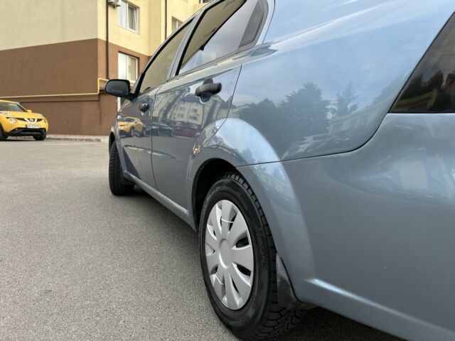 Синій Шевроле Авео, об'ємом двигуна 1.5 л та пробігом 172 тис. км за 3800 $, фото 3 на Automoto.ua