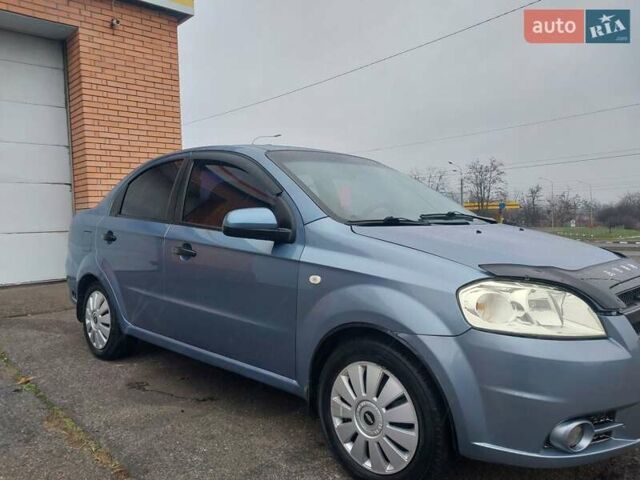 Синий Шевроле Авео, объемом двигателя 1.5 л и пробегом 302 тыс. км за 3450 $, фото 2 на Automoto.ua