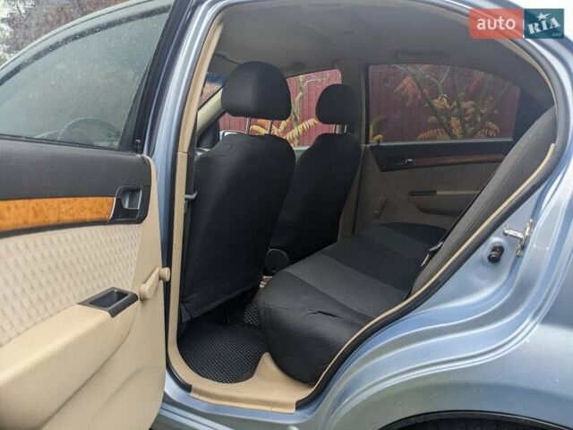 Синий Шевроле Авео, объемом двигателя 1.6 л и пробегом 270 тыс. км за 5000 $, фото 4 на Automoto.ua