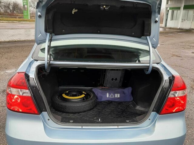 Синий Шевроле Авео, объемом двигателя 1.6 л и пробегом 147 тыс. км за 4800 $, фото 2 на Automoto.ua