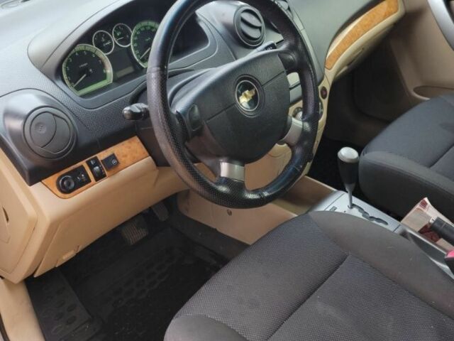 Синий Шевроле Авео, объемом двигателя 1.6 л и пробегом 260 тыс. км за 3500 $, фото 4 на Automoto.ua