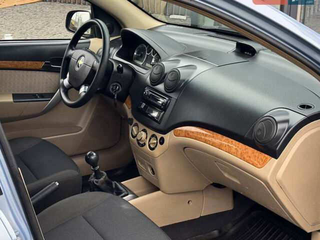 Синий Шевроле Авео, объемом двигателя 1.6 л и пробегом 138 тыс. км за 4600 $, фото 19 на Automoto.ua