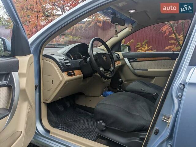 Синий Шевроле Авео, объемом двигателя 1.6 л и пробегом 270 тыс. км за 5000 $, фото 5 на Automoto.ua