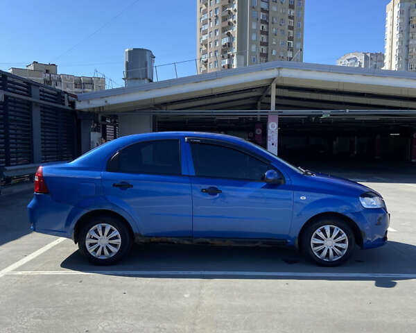 Синий Шевроле Авео, объемом двигателя 1.5 л и пробегом 511 тыс. км за 3500 $, фото 2 на Automoto.ua